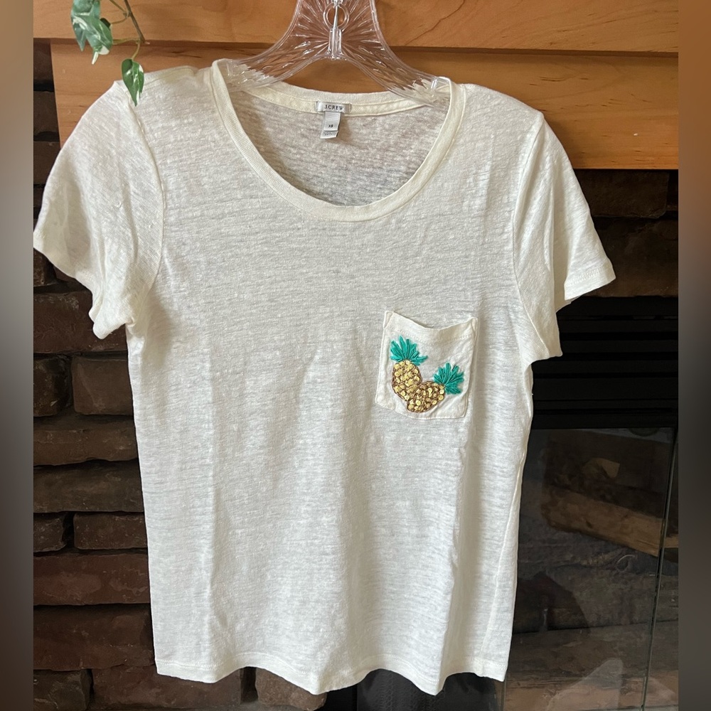 J Crew Linen Pineapple Pocket Tee.  Sequin Pineapples on pocket.  Size XS